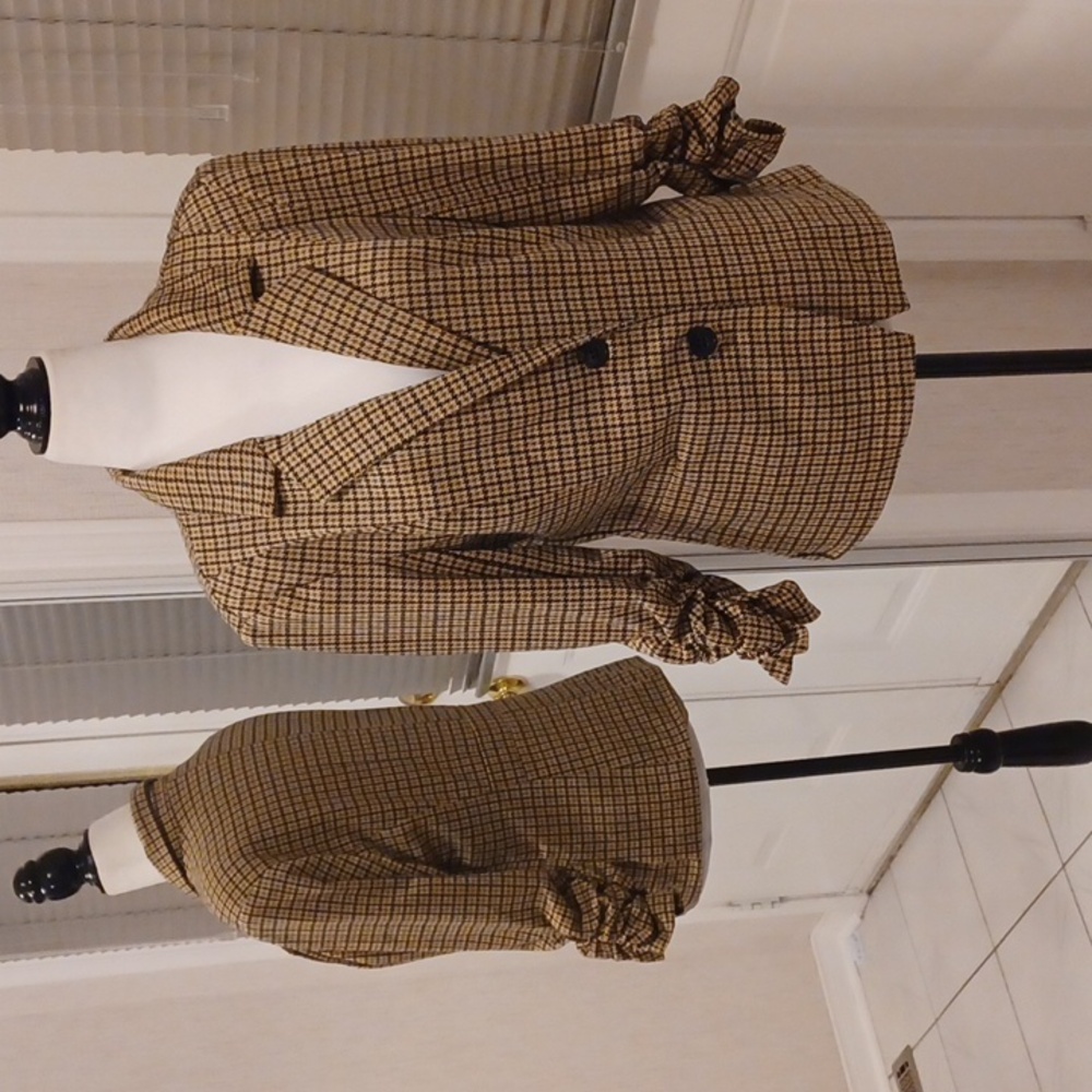 4/$80 Black & Tan Plaid Blazer - Size Large